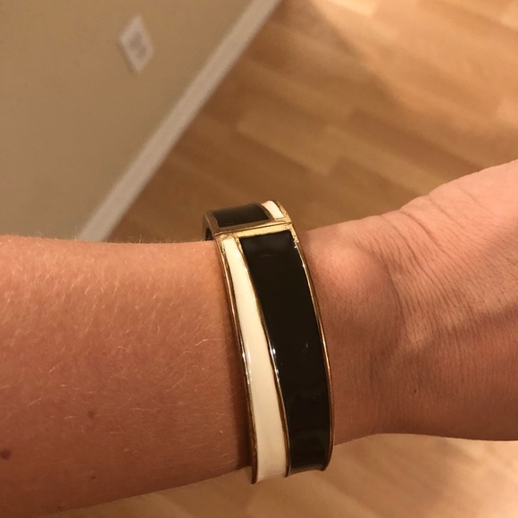 Black white and gold bracelet - Picture 7 of 8